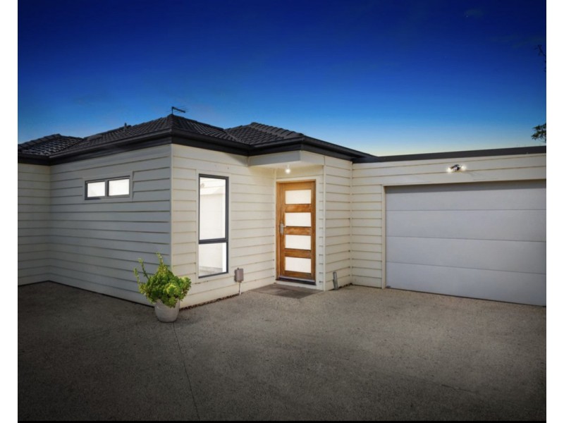 2/166 Grieve Parade, Altona VIC 3018