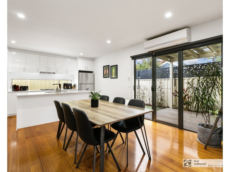 2/166 Grieve Parade, Altona VIC 3018