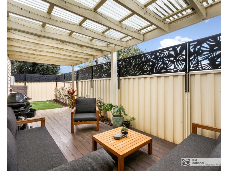 2/166 Grieve Parade, Altona VIC 3018