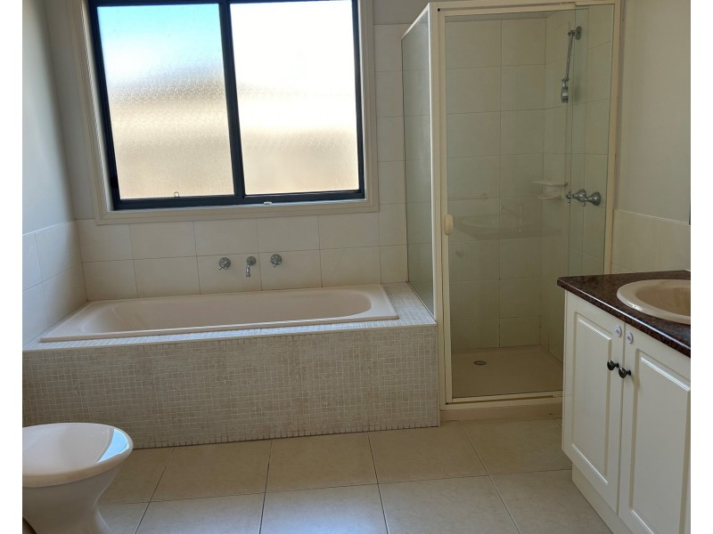 2/22 Dickenson Street, Altona Meadows VIC 3028