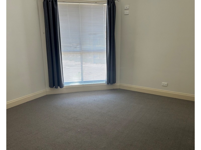 2/22 Dickenson Street, Altona Meadows VIC 3028