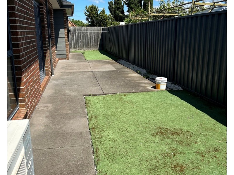 2/22 Dickenson Street, Altona Meadows VIC 3028