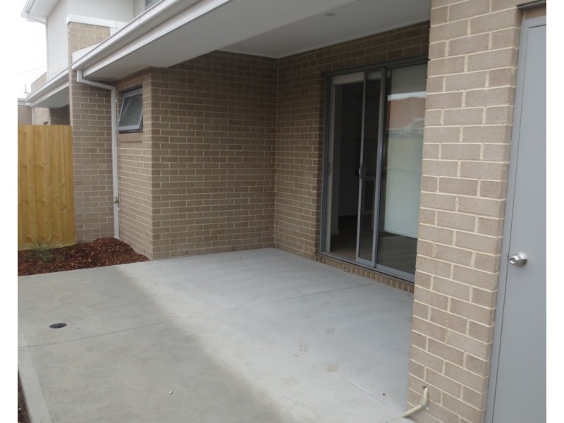 2/14 Hancock Street, Altona VIC 3018