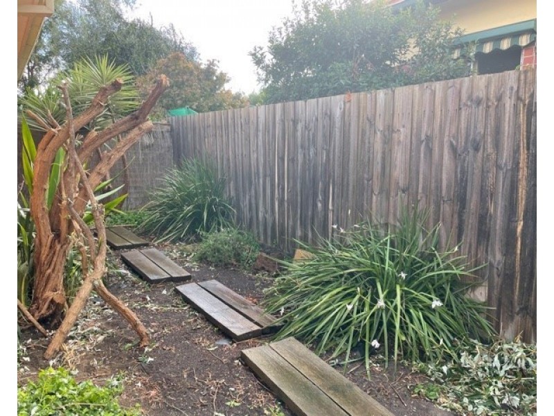 2/42 Woods Street, Newport VIC 3015