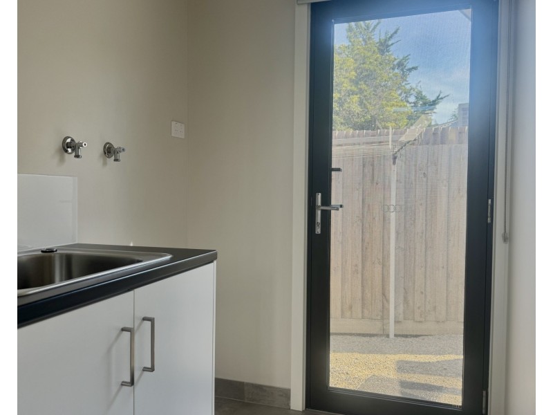 2/5 Isaacs Street, Laverton VIC 3028