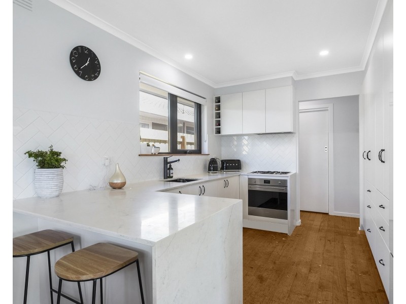 1B Curlew Avenue, Altona VIC 3018