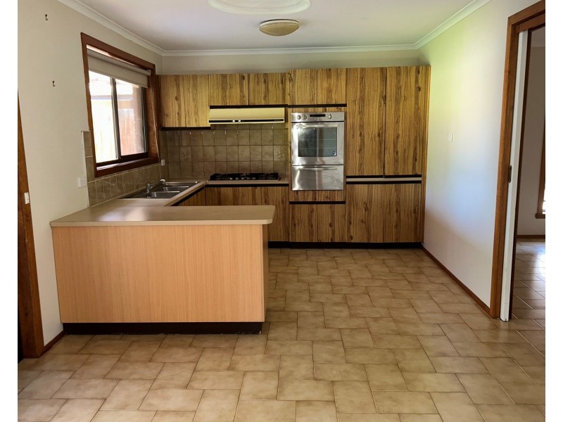 16 Shirley Street, Altona Meadows VIC 3028