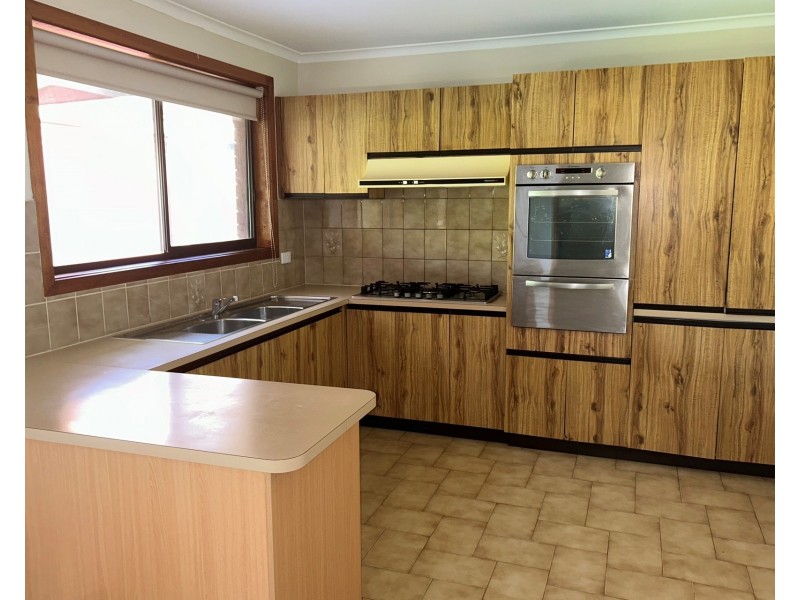 16 Shirley Street, Altona Meadows VIC 3028