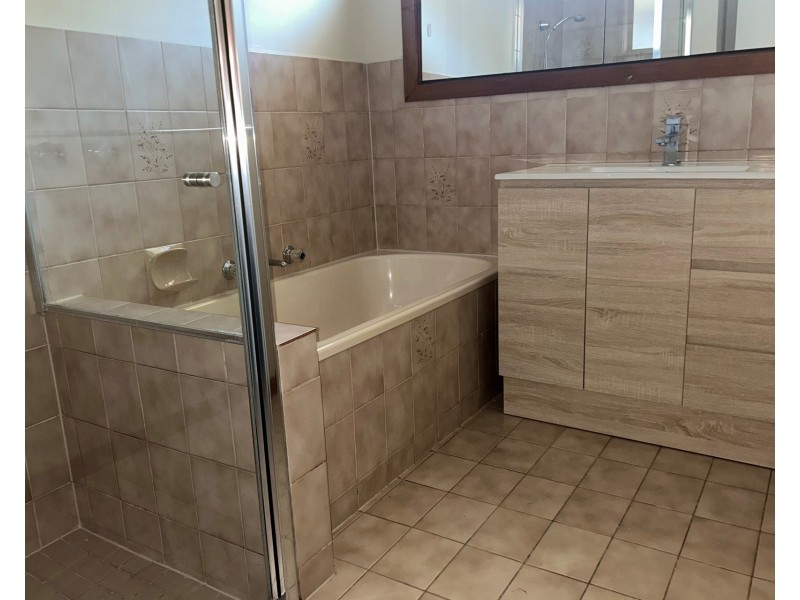 16 Shirley Street, Altona Meadows VIC 3028