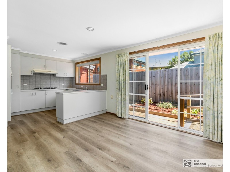 2/12 Romawi Street, Altona VIC 3018