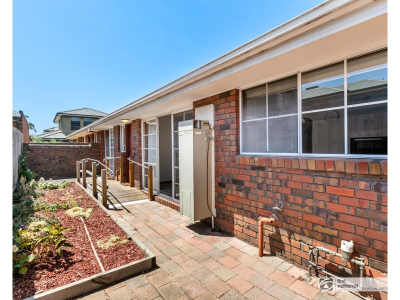 2/12 Romawi Street, Altona VIC 3018