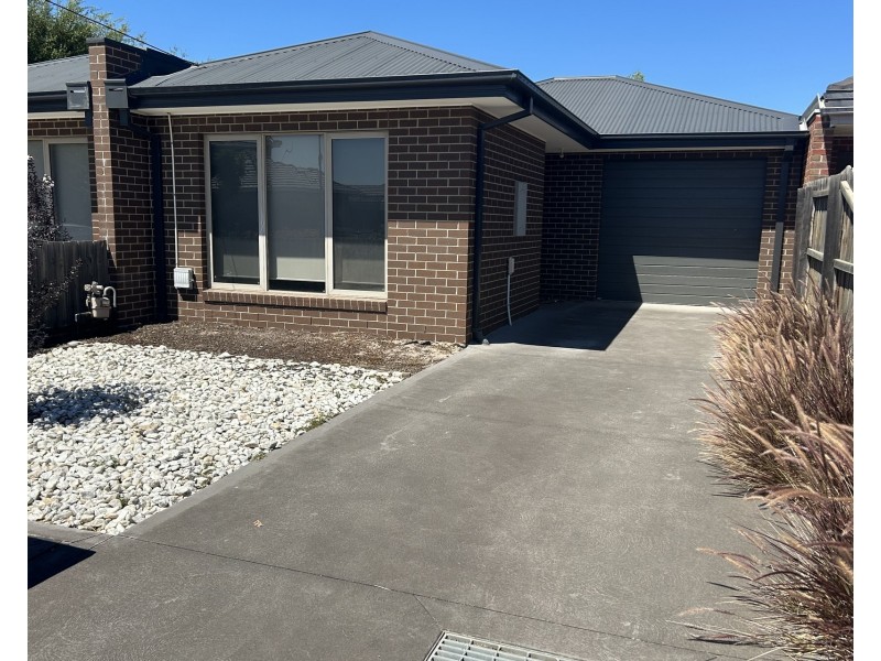 2/17 Murphy Street, Altona North VIC 3025