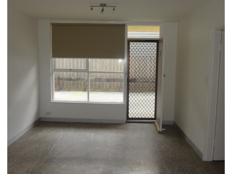 2/16 Warleigh Road, West Footscray VIC 3012