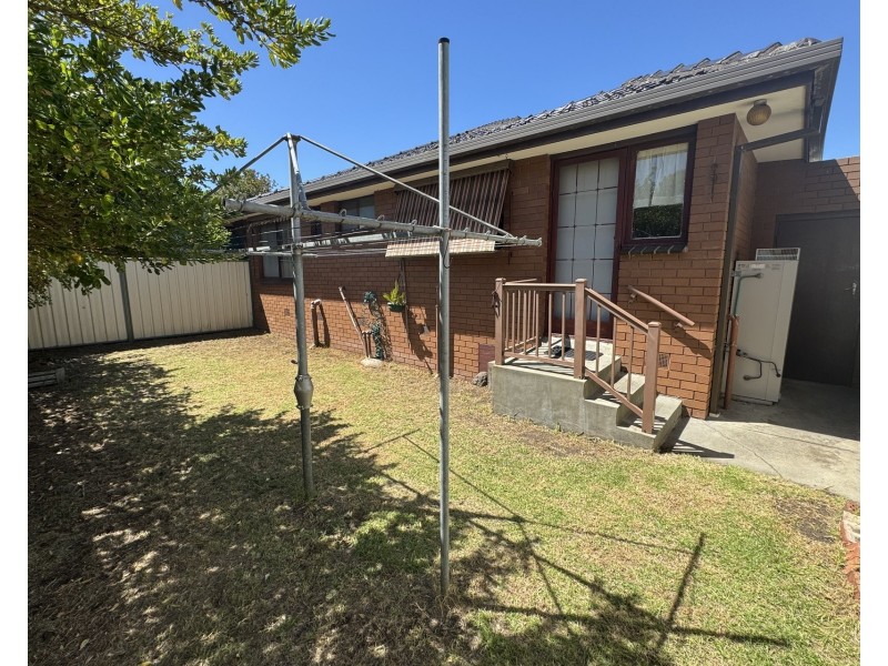 2/19 Railway Street North, Altona VIC 3018