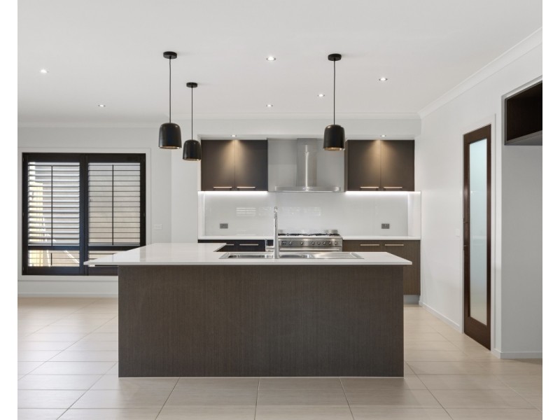 39 Chifley Avenue, Altona VIC 3018