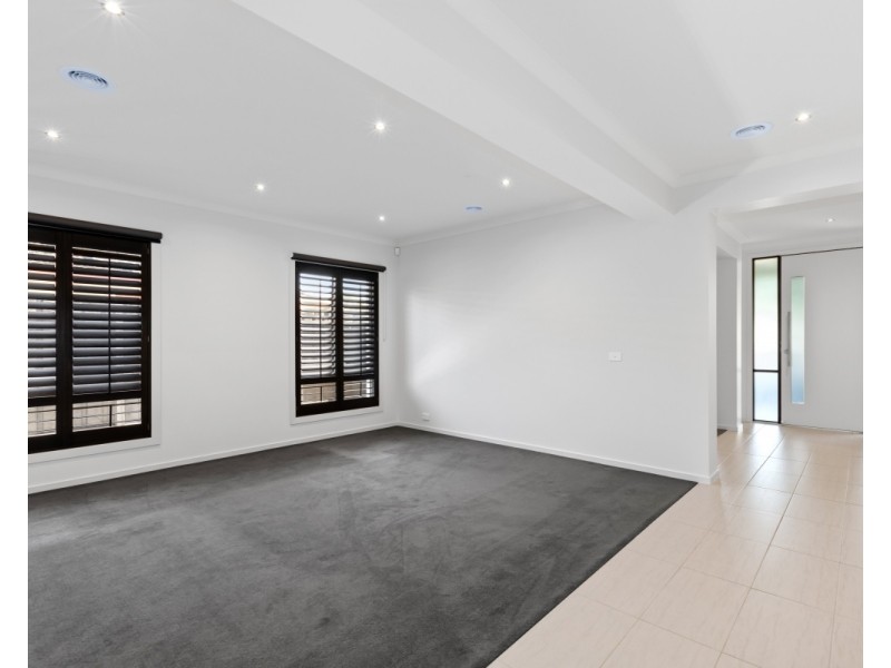 39 Chifley Avenue, Altona VIC 3018