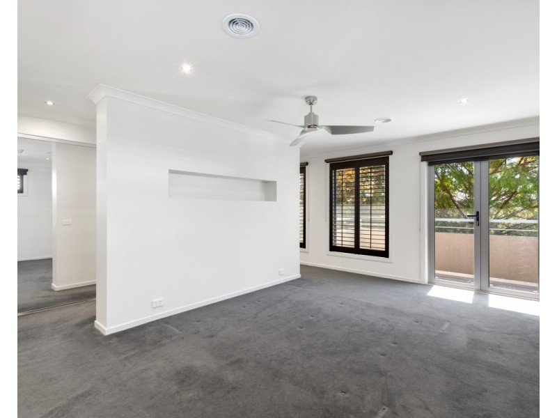 39 Chifley Avenue, Altona VIC 3018