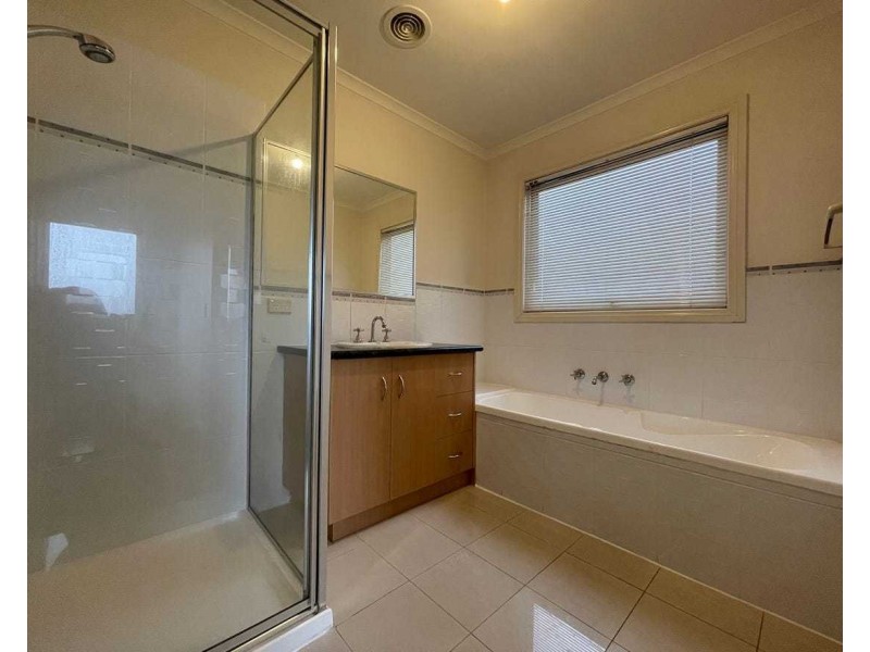 1/52 Myers Parade, Altona Meadows VIC 3028