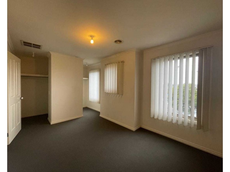 1/52 Myers Parade, Altona Meadows VIC 3028