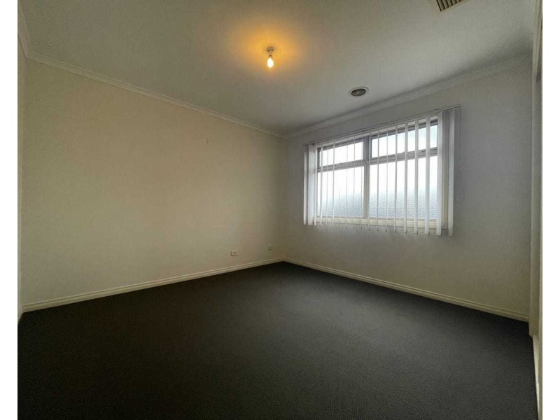 1/52 Myers Parade, Altona Meadows VIC 3028