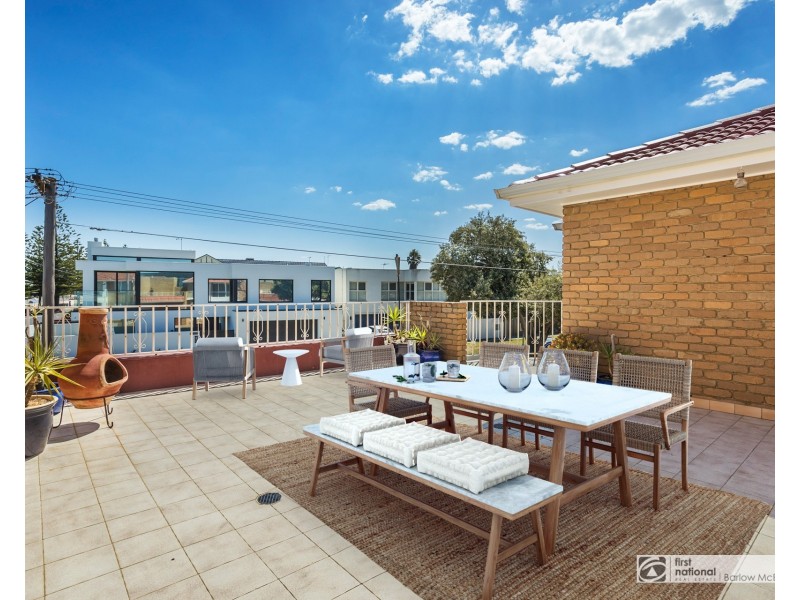 2/97 Esplanade, Altona VIC 3018