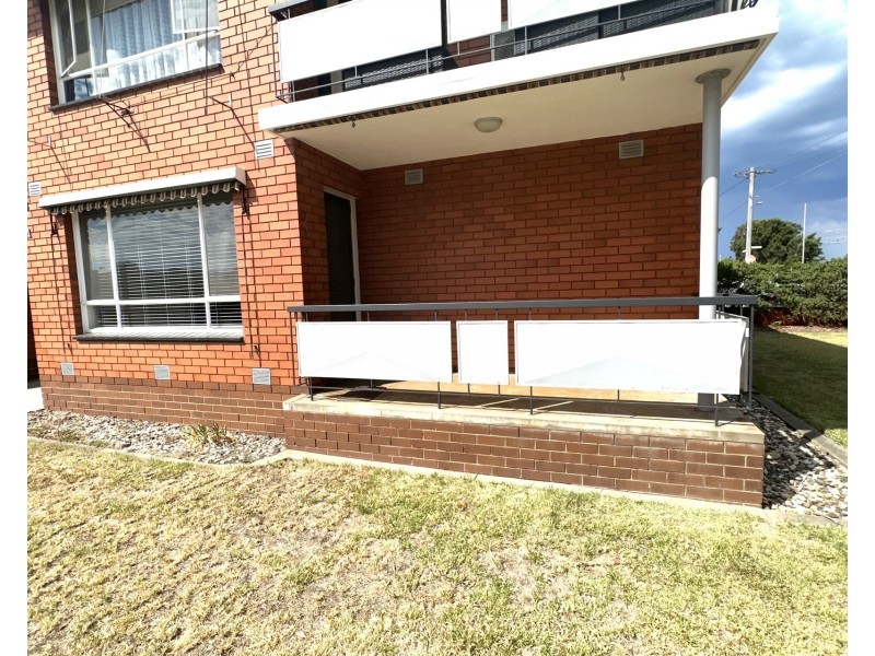 1/83 Railway Street North, Altona VIC 3018