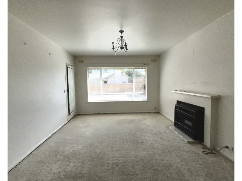 1/83 Railway Street North, Altona VIC 3018