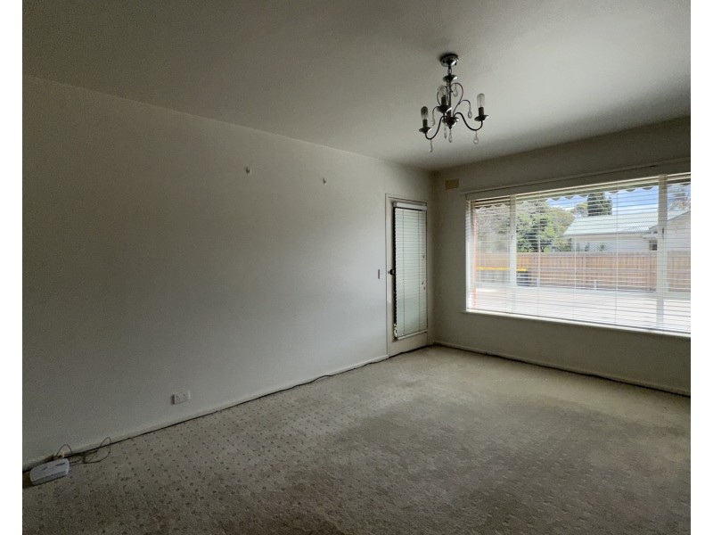 1/83 Railway Street North, Altona VIC 3018