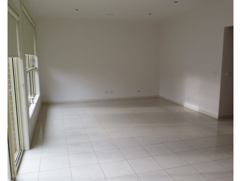 4/32 Civic Parade, Altona VIC 3018