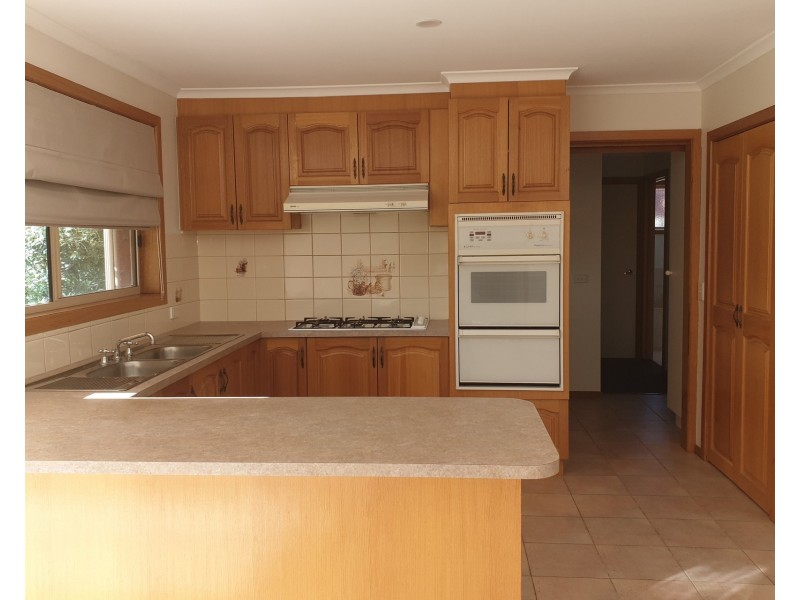 5 Pringle Place, Altona Meadows VIC 3028