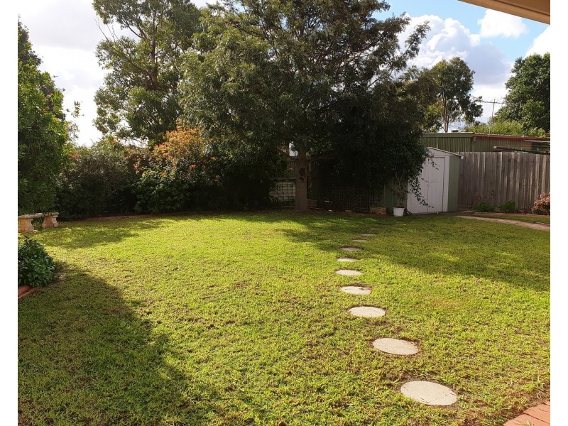 5 Pringle Place, Altona Meadows VIC 3028