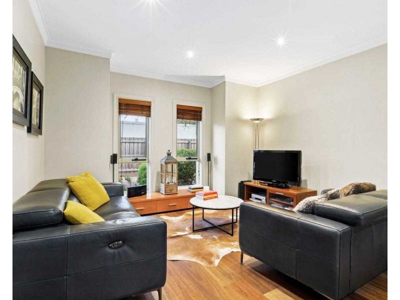 2/1 Rose Street, Altona VIC 3018