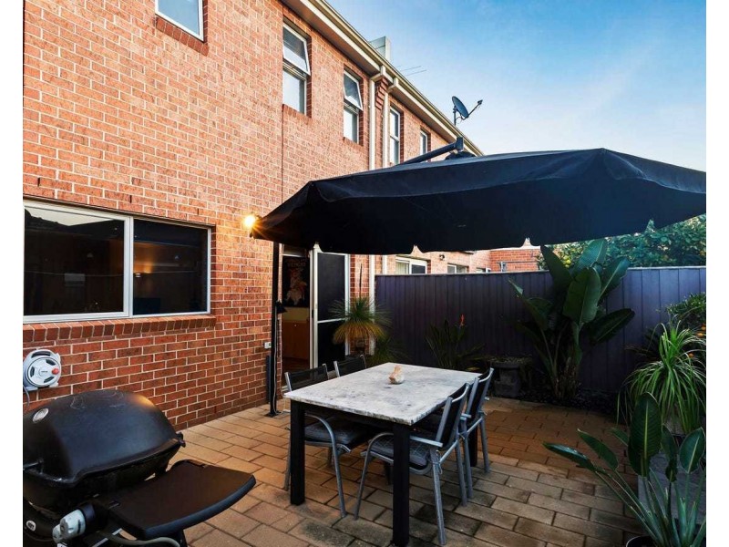 2/1 Rose Street, Altona VIC 3018