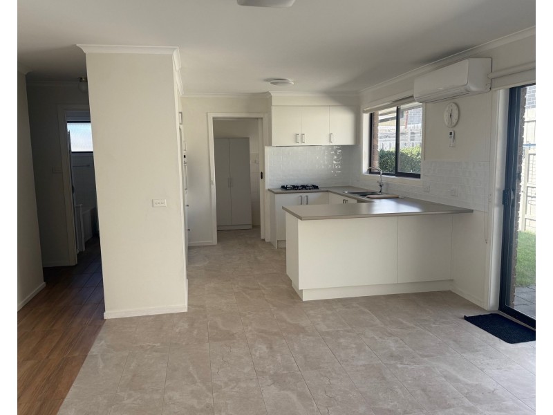 2/80 Civic Parade, Altona VIC 3018