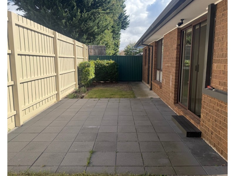 2/80 Civic Parade, Altona VIC 3018