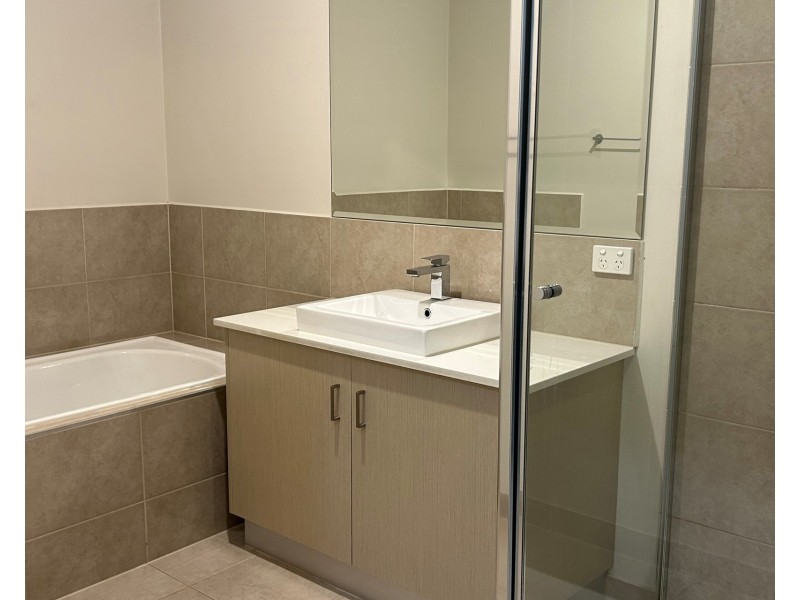 2/23 Murphy Street, Altona North VIC 3025