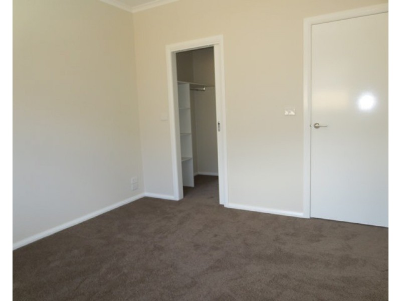 2/12 Seagull Avenue, Altona VIC 3018