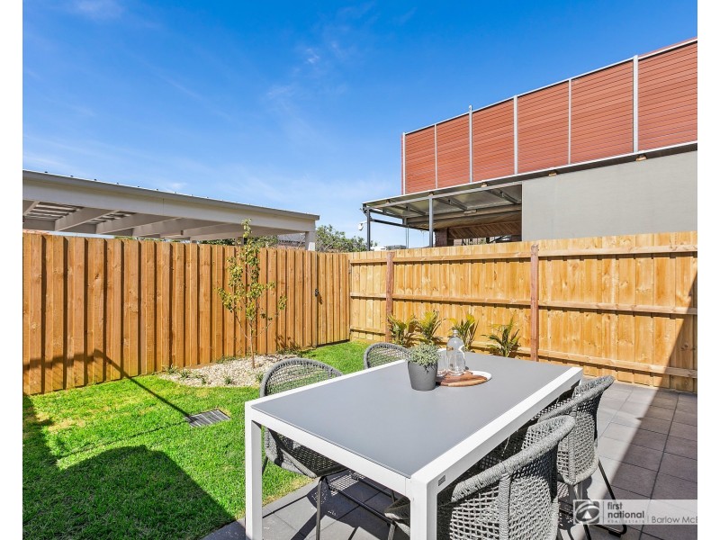 4/100 Civic Parade, Altona VIC 3018