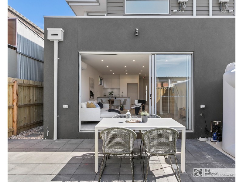 4/100 Civic Parade, Altona VIC 3018