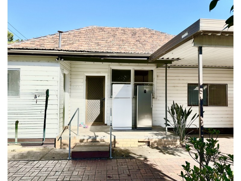 4 Den Dulk Avenue, Altona VIC 3018