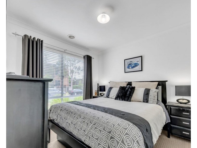 5 Breasley Parkway, Point Cook VIC 3030