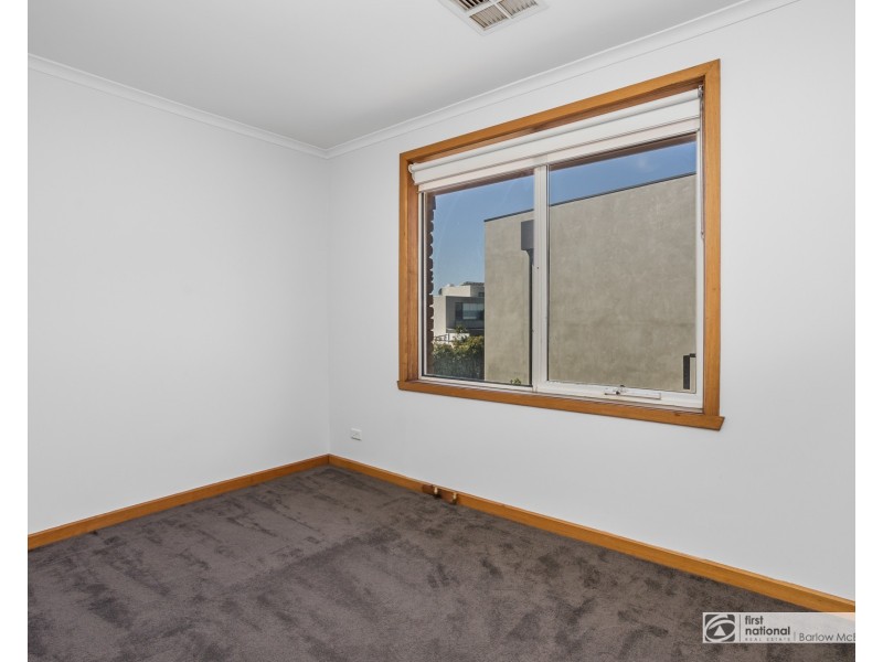 2/97 Esplanade, Altona VIC 3018