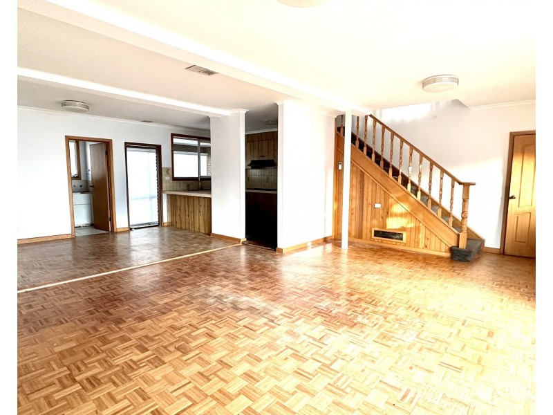 2/97 Esplanade, Altona VIC 3018