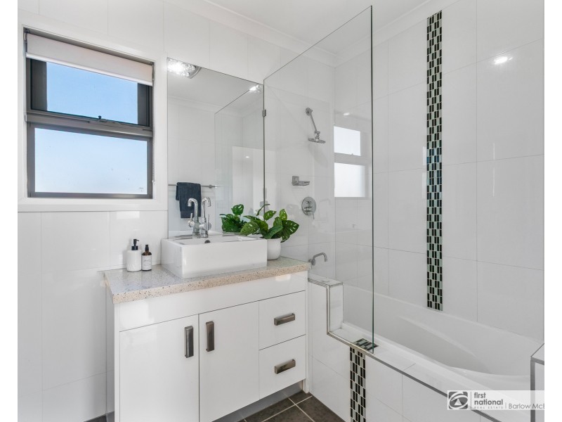 1/7 Fourth Avenue, Altona North VIC 3025