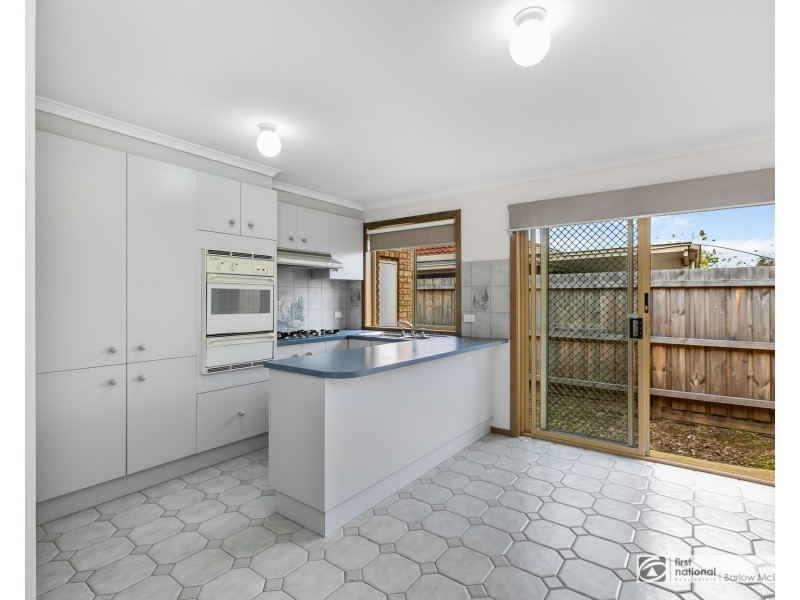 2/35 Taegtow Way, Altona Meadows VIC 3028
