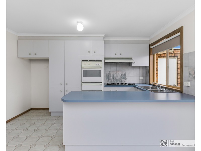 2/35 Taegtow Way, Altona Meadows VIC 3028