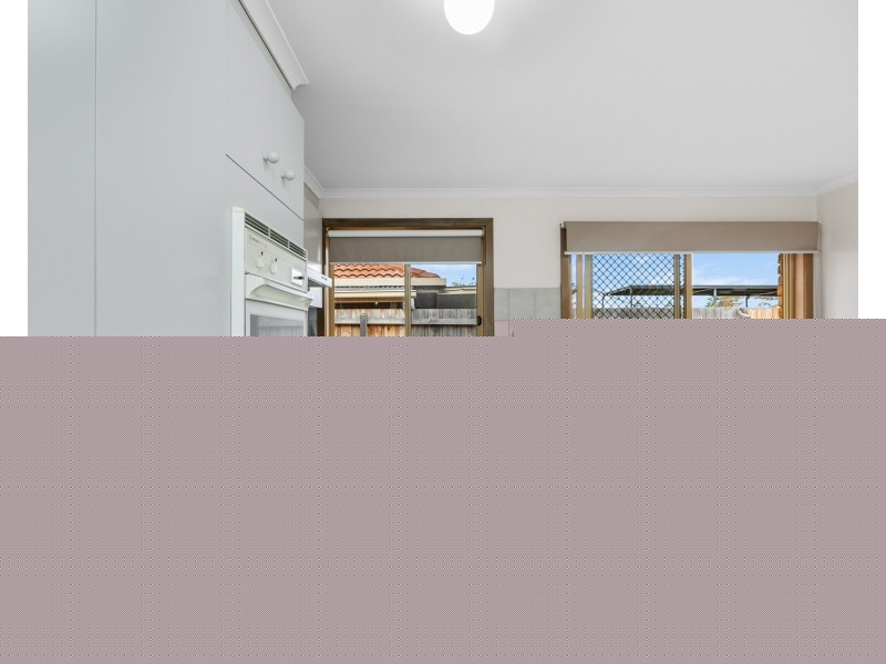 2/35 Taegtow Way, Altona Meadows VIC 3028
