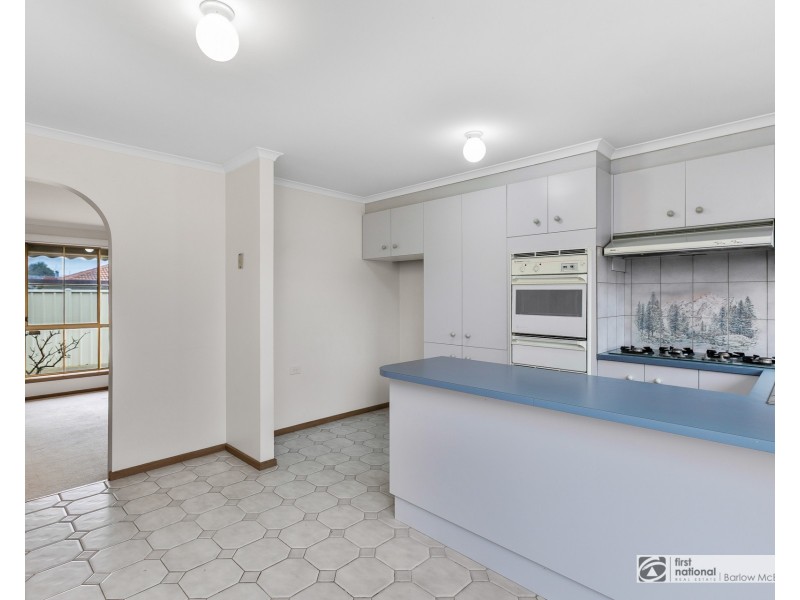 2/35 Taegtow Way, Altona Meadows VIC 3028