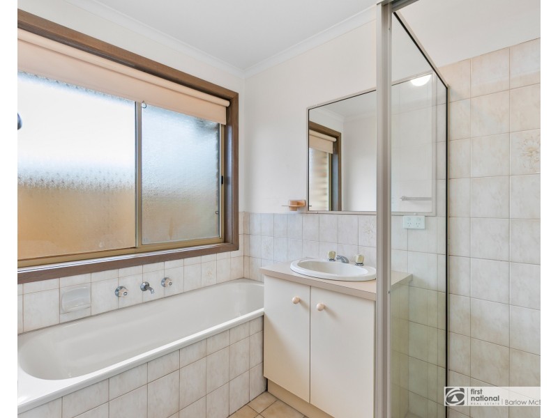 2/35 Taegtow Way, Altona Meadows VIC 3028