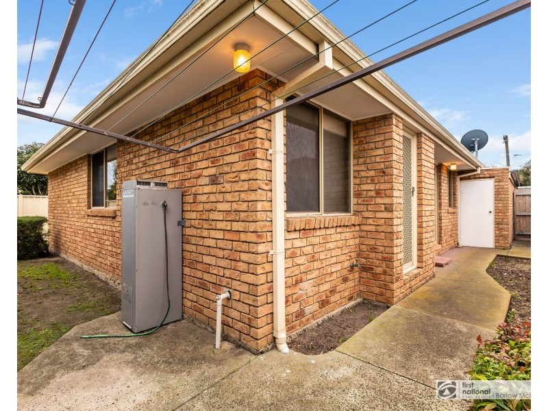 2/35 Taegtow Way, Altona Meadows VIC 3028
